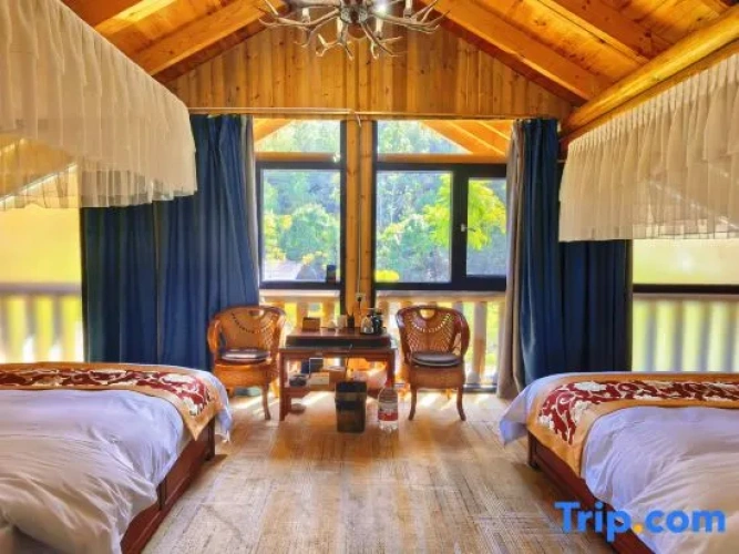 2 Bedrooms Villa