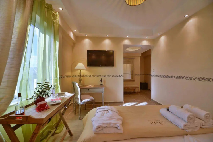 Anixi Hotel by AP
