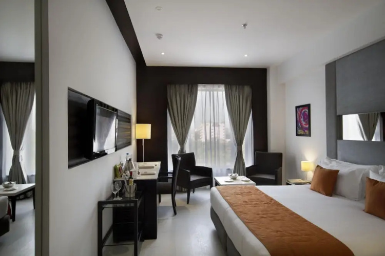 Hotel The Fern Residency