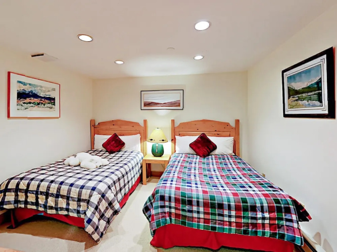450 Offerson Road Townhouse by RedAwning
