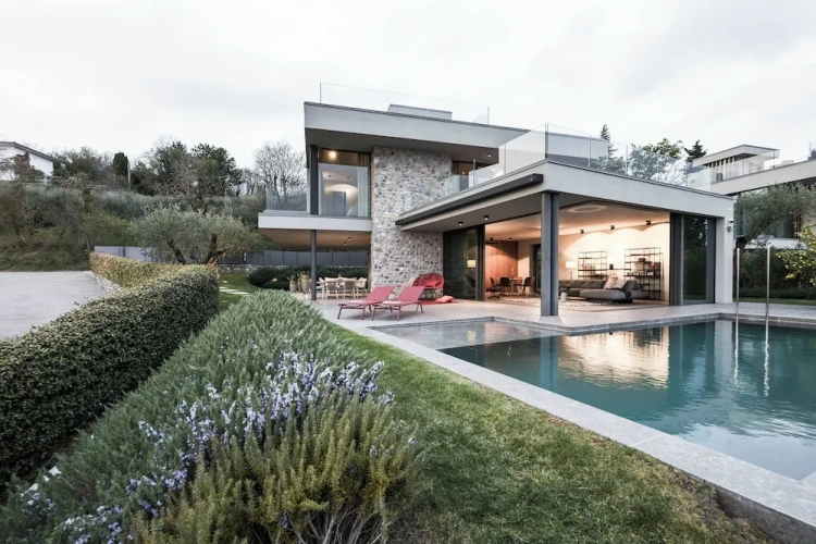 3 Bedrooms Villa with lake view