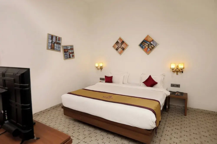 Hotel Reyansh Pride