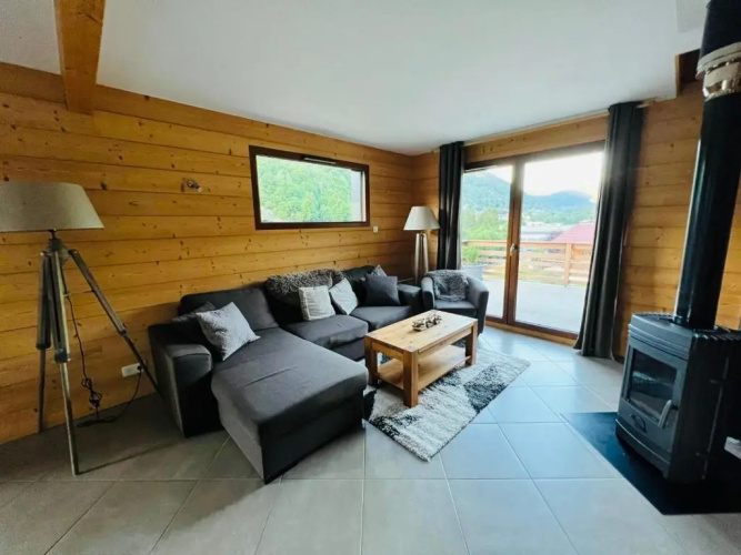 Chalet Casa de Monzel with 6-Person Jacuzzi & Panoramic View