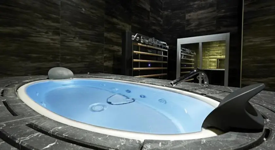 Platinum Royal Suite
