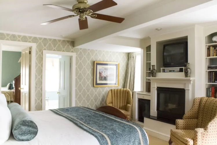 Ivy Lodge Bed & Breakfast