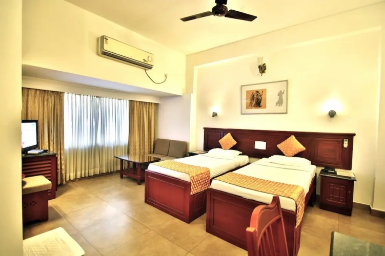 1 Bedroom Classic Twin room with city view