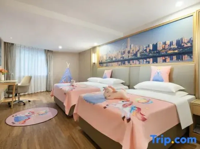 Deluxe Twin Family room