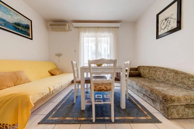 1 Bedroom Apartment with sea view