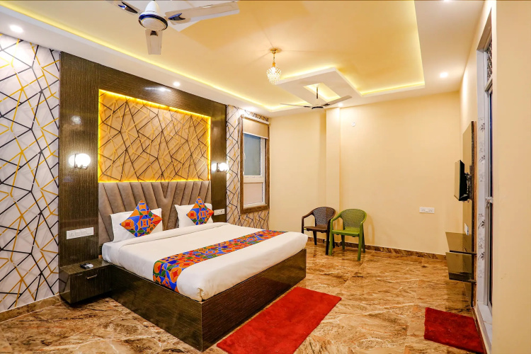 Fabhotel Occazia Palace