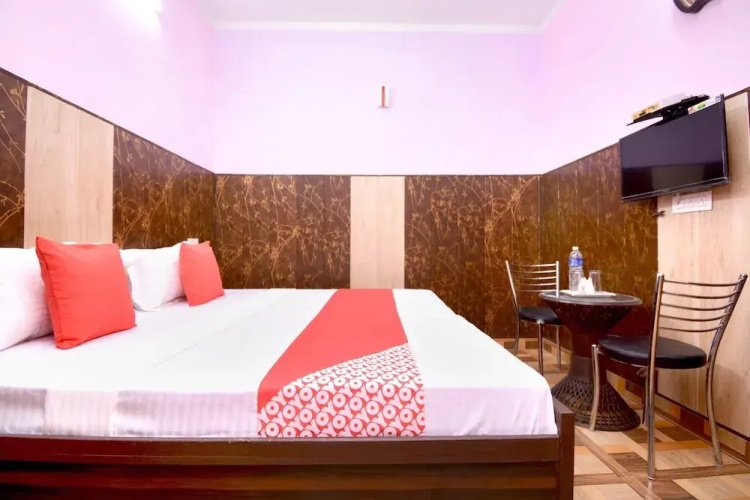 OYO 28097 Hotel Park View