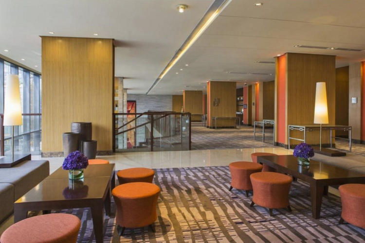 Holiday Inn & Suites Makati by IHG
