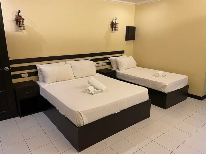 Standard Triple room