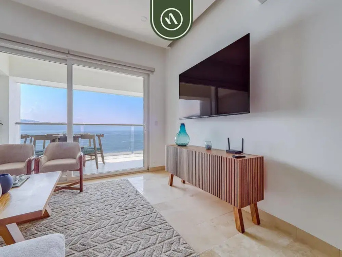 Luxury Oceanfront 3 BR Condo - Pools