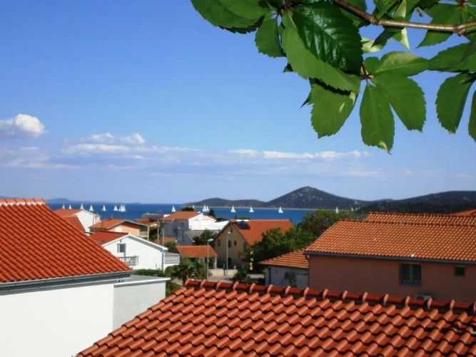 Apartment with sea view