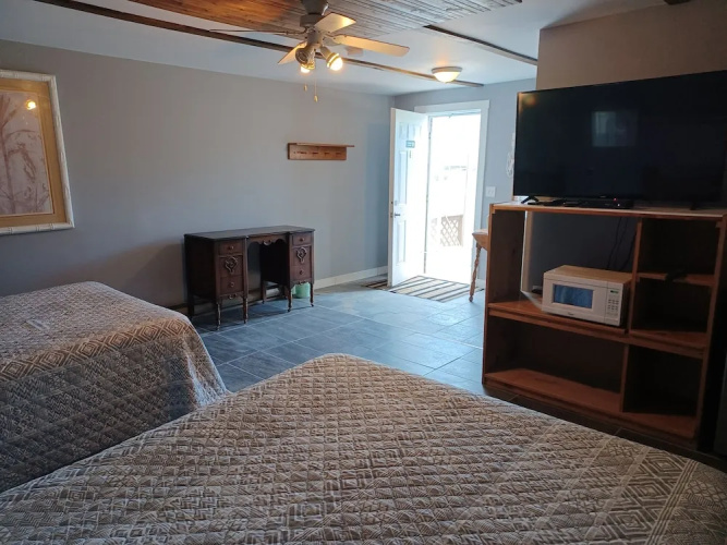 Mile Inn Motel