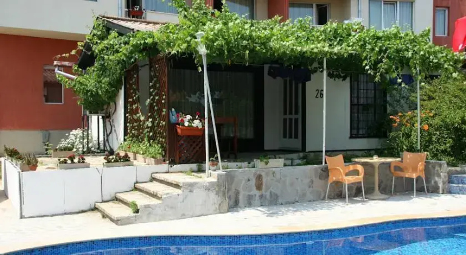 Efos Bungalows