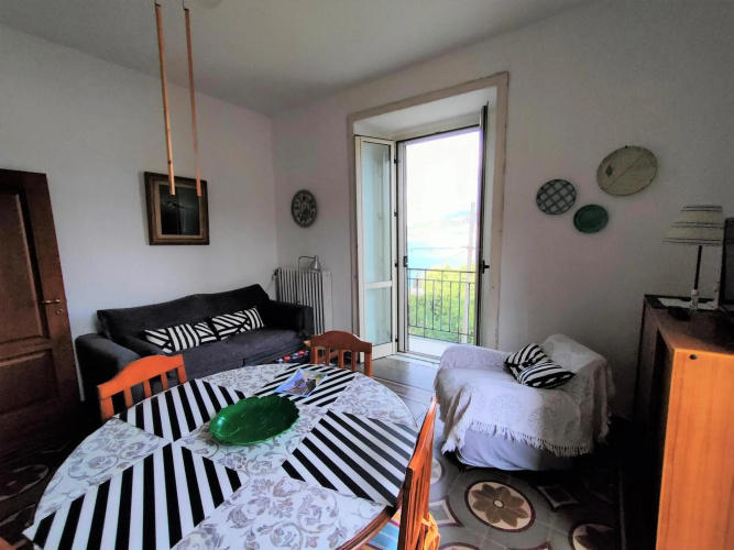 Panoramic Apartment in Villa on The Beach, In Center