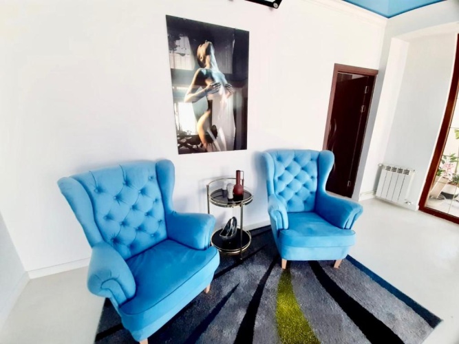 3 Bedrooms Apartment