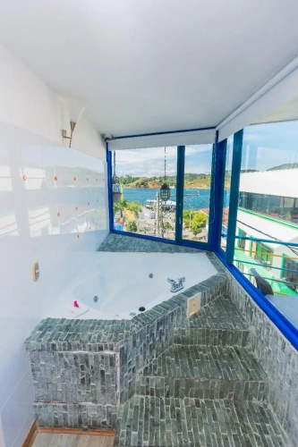Deluxe Suite with balcony