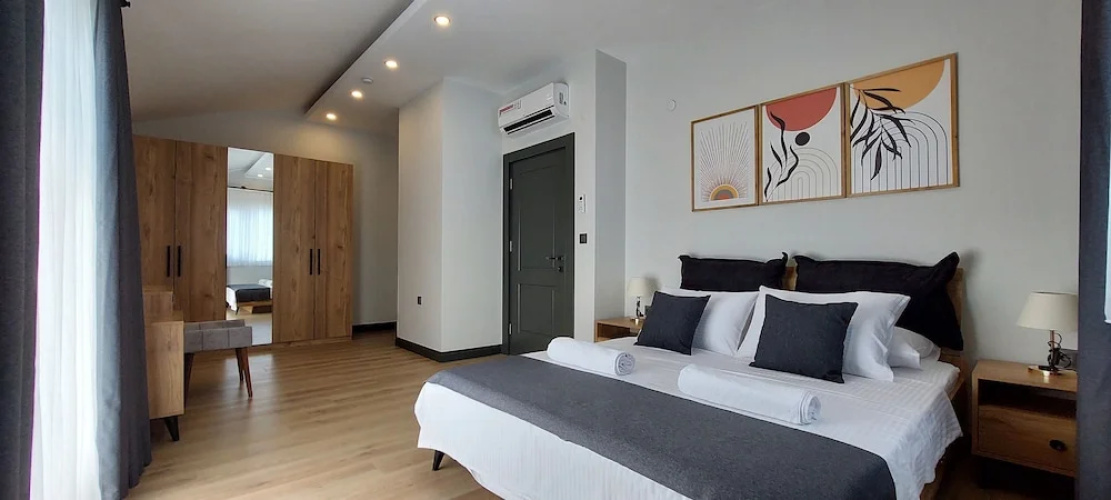 New Flat Large Living Space 5 Close to Lara Beach