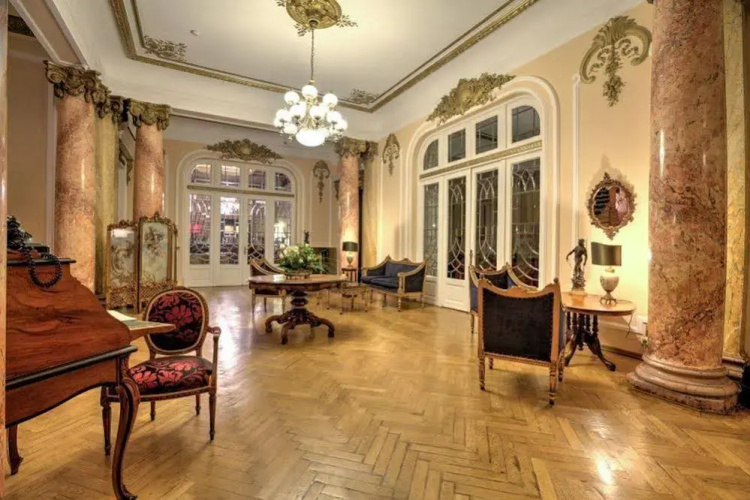 Hotel Grand