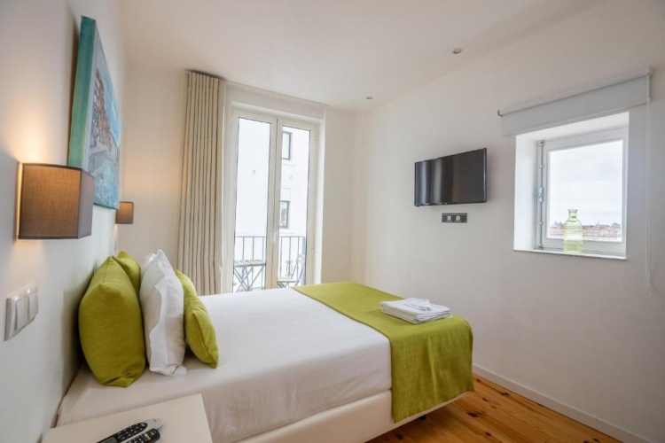 Studio with balcony and with city view