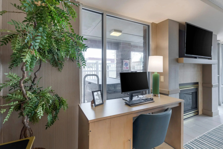 Comfort Inn & Suites Boulder