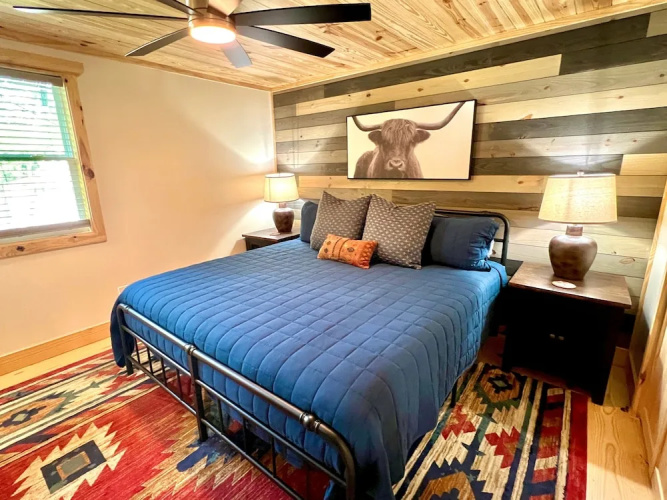 Catons Chapel 3 Bedroom Cabin by RedAwning