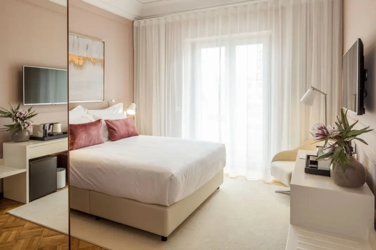 Deluxe room with city view