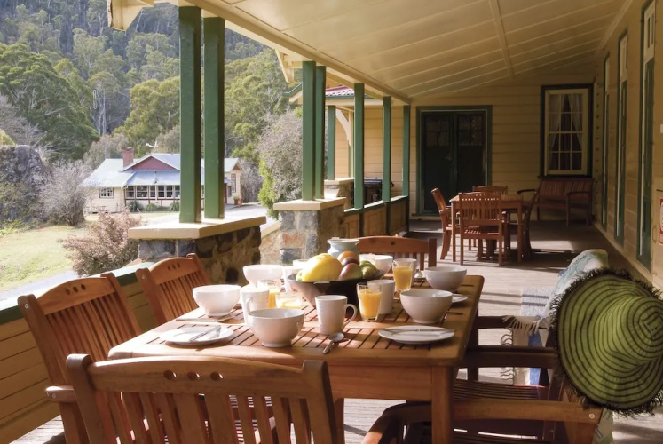 Yarrangobilly Caves House