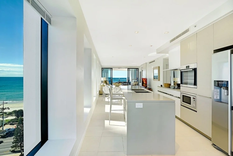3 Bedrooms Apartment