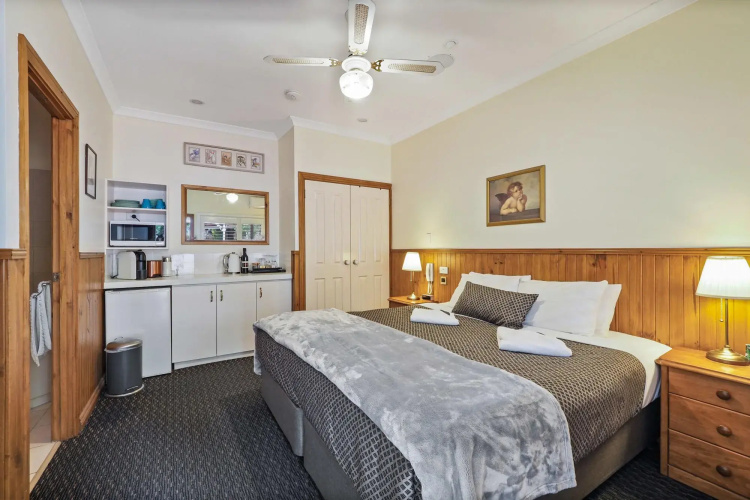 Forest Lodge Resort