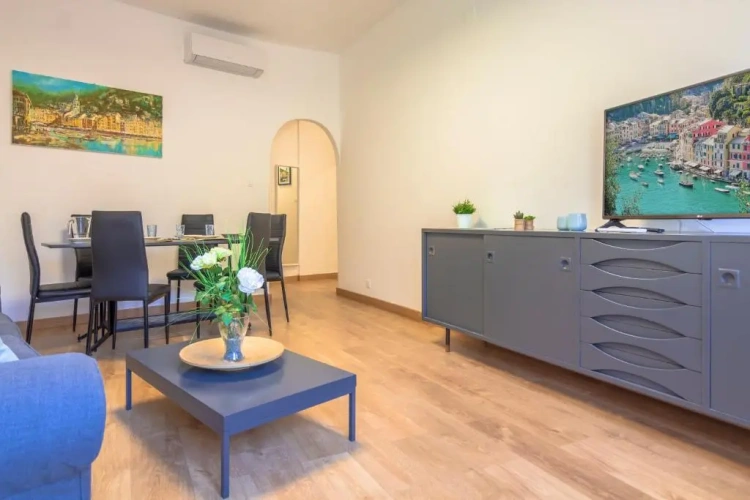 2 Bedrooms Apartment