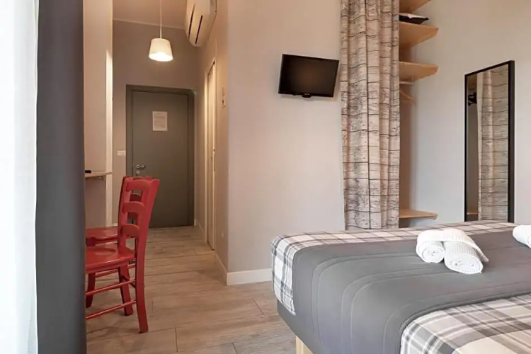 Bed and Breakfast Bric & Brac