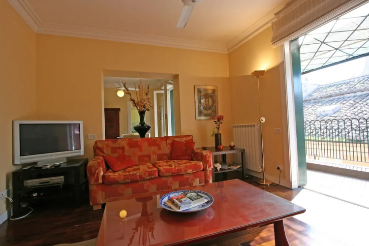 Travel & Stay - Coronari
