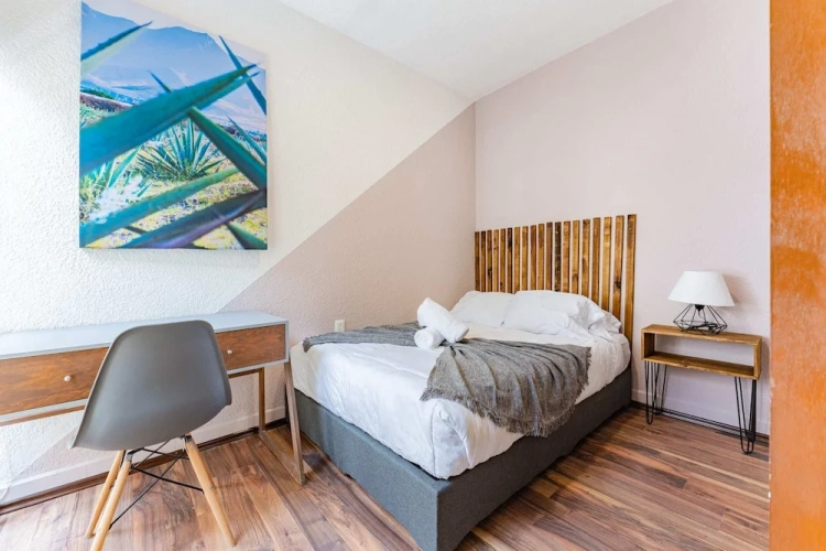 2 Bedrooms Apartment