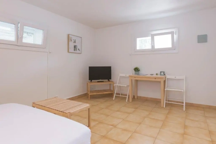 Economy Double Basement room