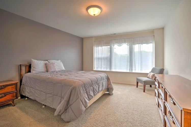 4 Bedrooms Cottage