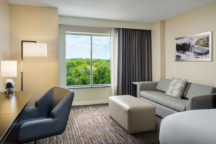 DoubleTree by Hilton Hotel Greensboro photo 8