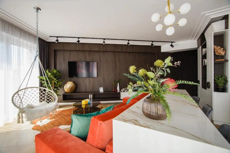 Exquisite Experience at EAS Residence