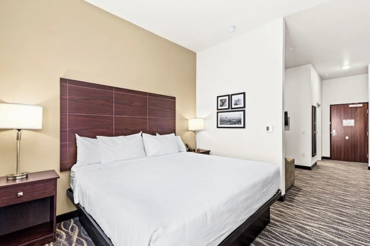Cobblestone Hotel & Suites - Cullman