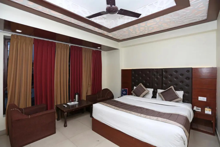 OYO 899 Dwaper Hotel