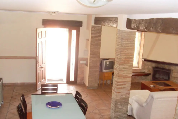 062 Villa Almendros