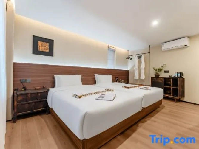 Standard Twin room with mountain view