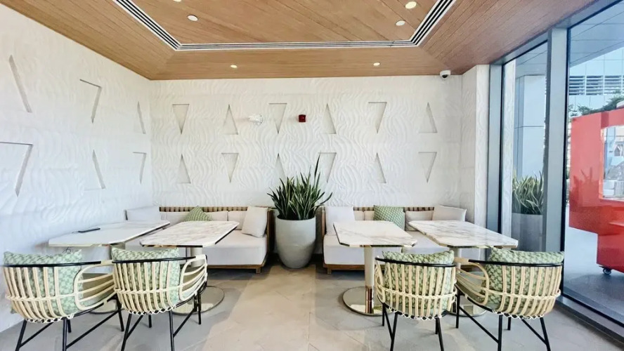 LUX Iconic Views at The Palm Tower 7 - Image 5