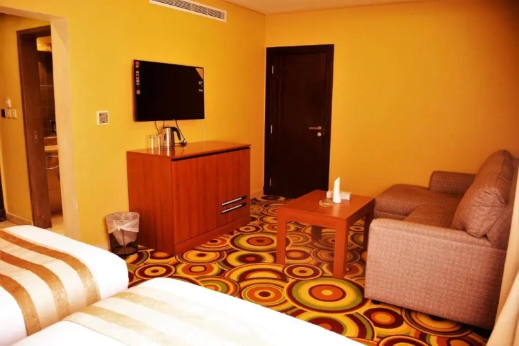 Suite with city view