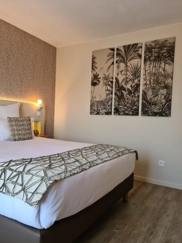 Deluxe Double room with city view