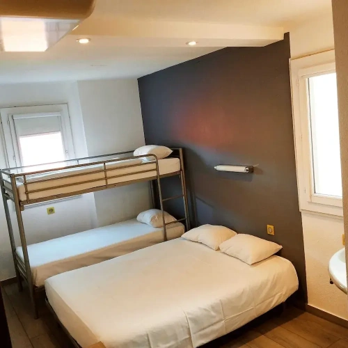 Classic Quadruple room