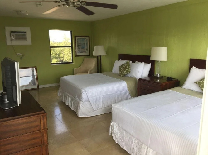 Smuggler's Cove Resort and Marina