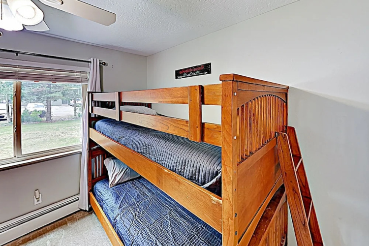 933scdue 3 Bedroom Condo
